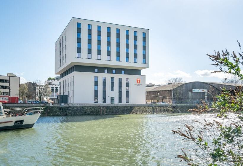 호텔 Campanile Duisburg City