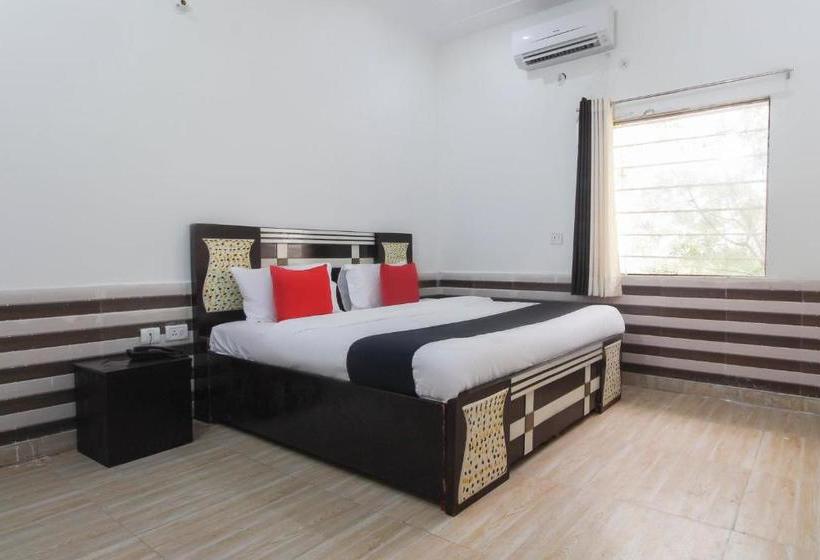 ホテル Capital O 63168 Jn Plaza & Restaurant