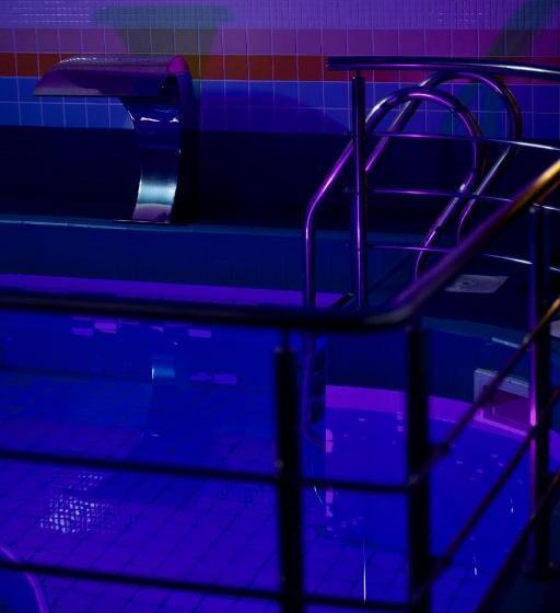 هتل петрос Family