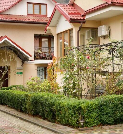 هتل петрос Family