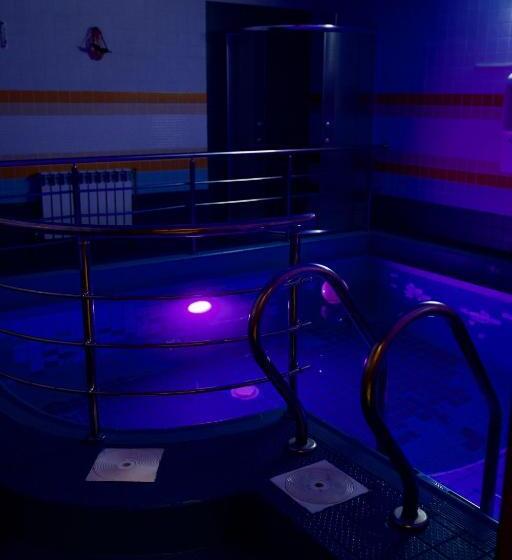 هتل петрос Family