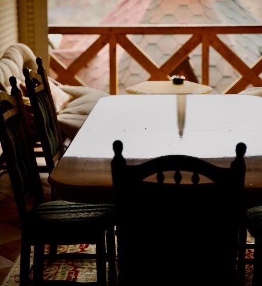 هتل петрос Family