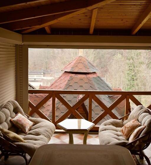 هتل петрос Family