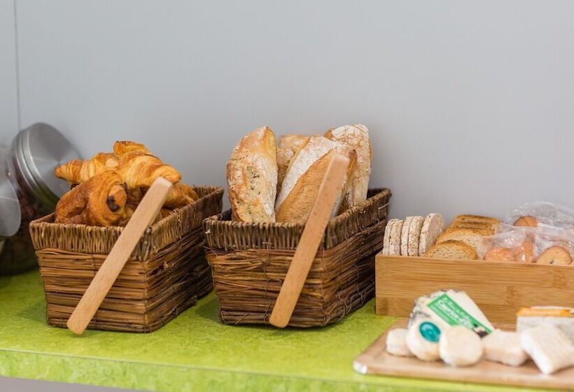 בית מלון כפרי H85