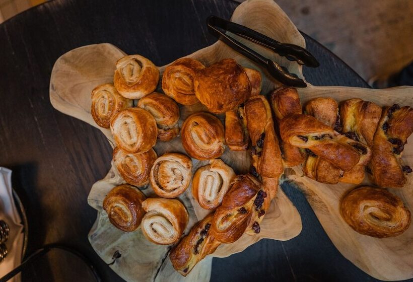 هتل Mai Amsterdam