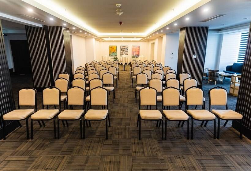 هتل Mercure Baku City