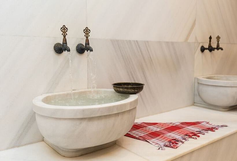 هتل Mercure Baku City