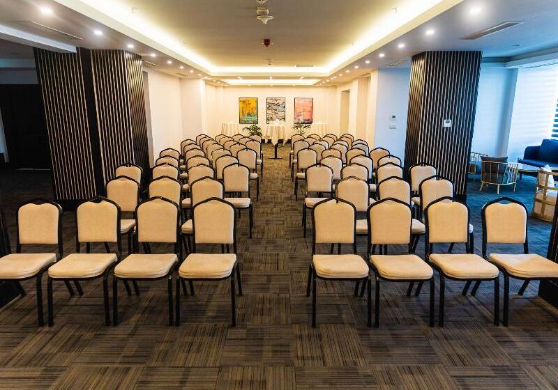 هتل Mercure Baku City