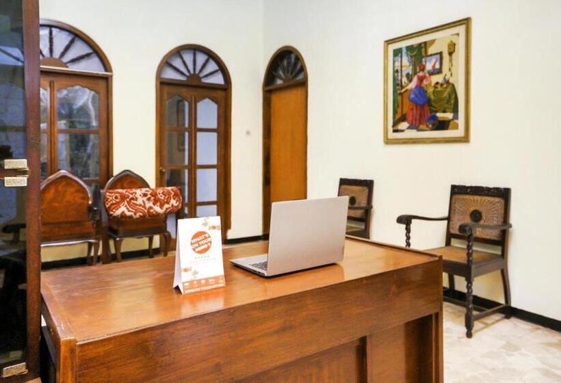 בית מלון כפרי Oyo 2004 Penginapan Bidara Syariah