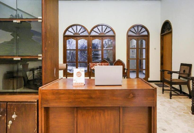 בית מלון כפרי Oyo 2004 Penginapan Bidara Syariah