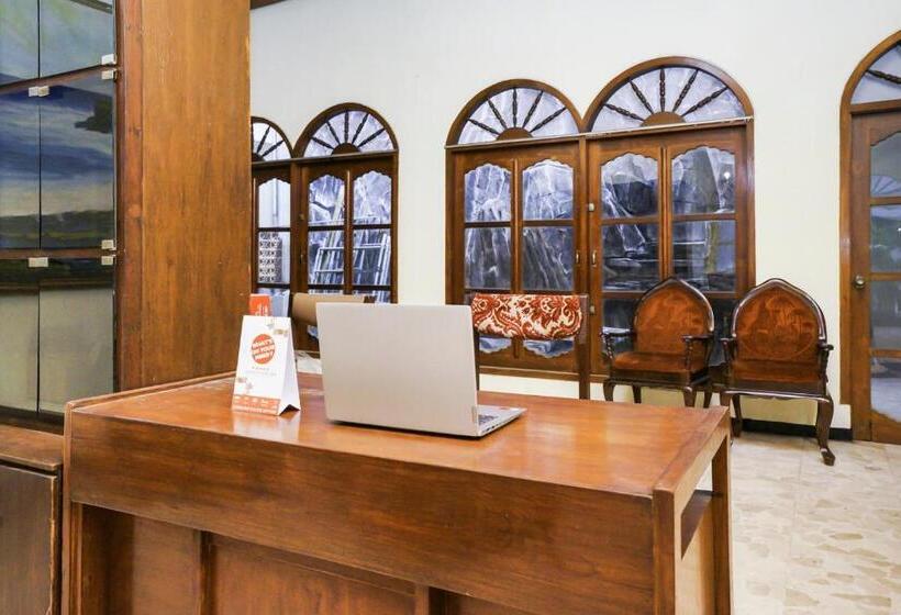 בית מלון כפרי Oyo 2004 Penginapan Bidara Syariah