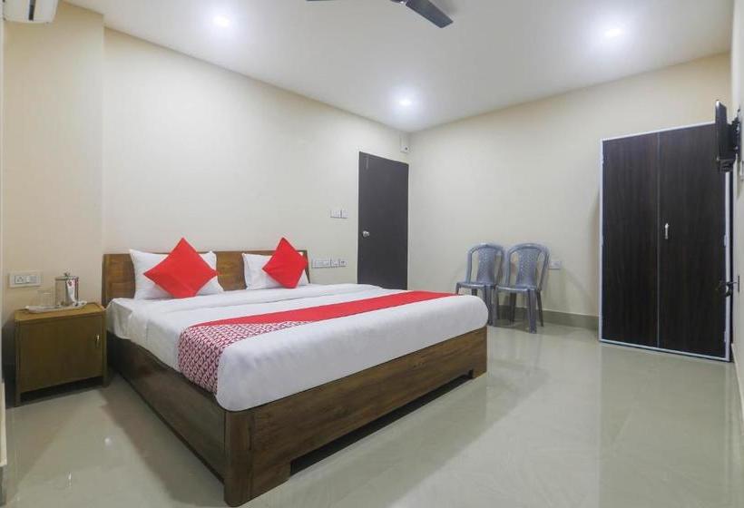 هتل Oyo 61278 Adhikary Homestay