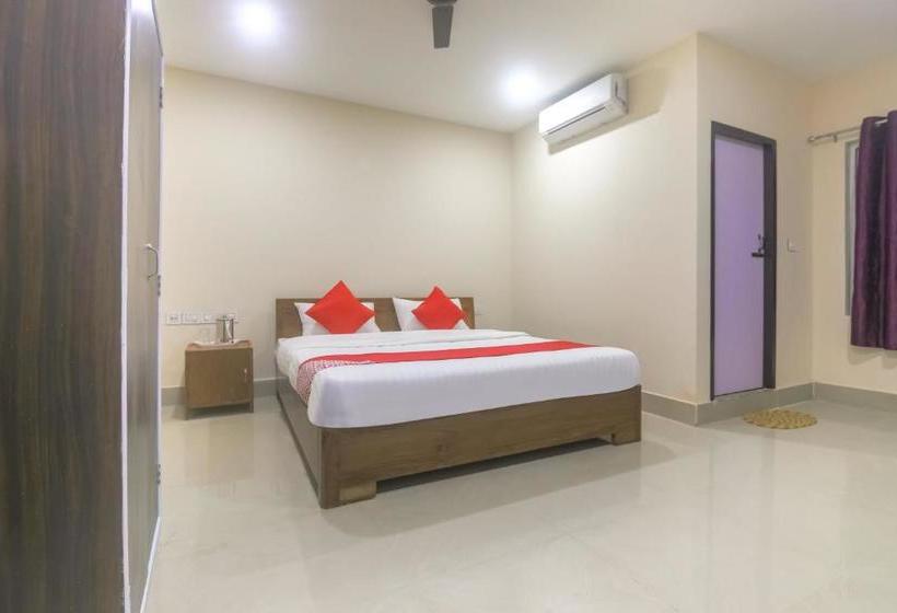 هتل Oyo 61278 Adhikary Homestay