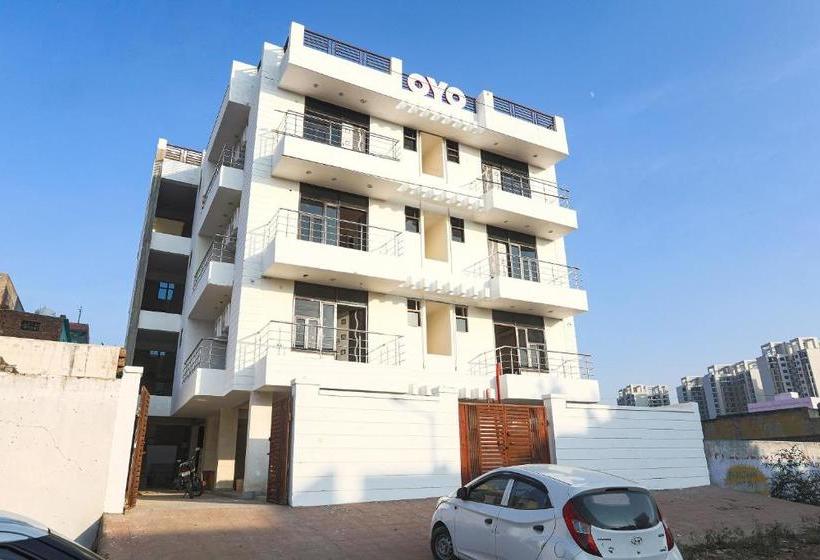 فندق Oyo 61722 Rajmahal Residency