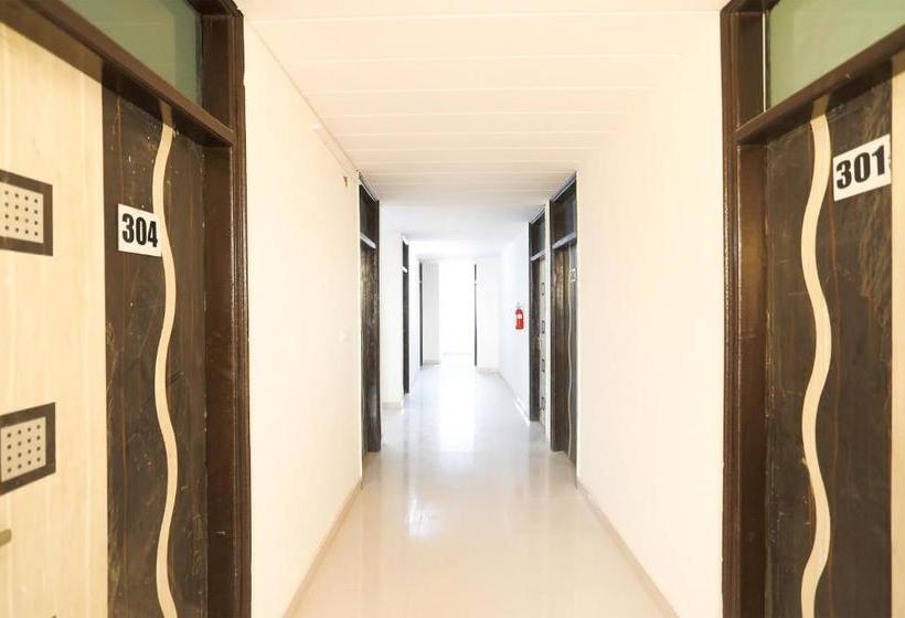 فندق Oyo 61722 Rajmahal Residency