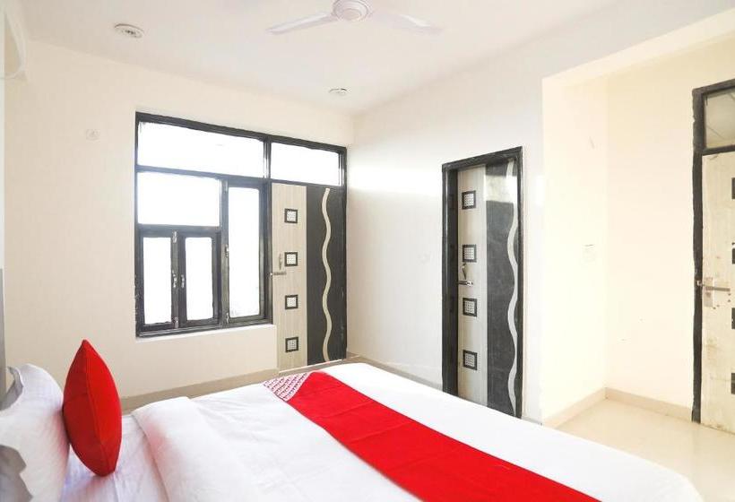 فندق Oyo 61722 Rajmahal Residency