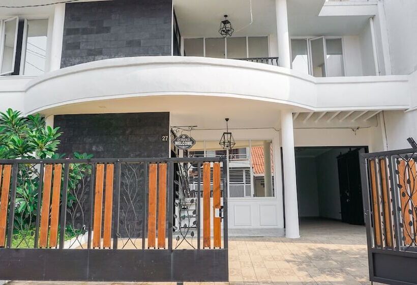 هتل Spot On 2053 Granada Syariah Home Stay