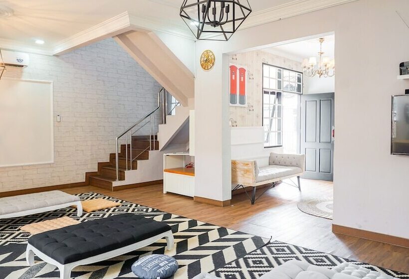 호텔 Spot On 2053 Granada Syariah Home Stay