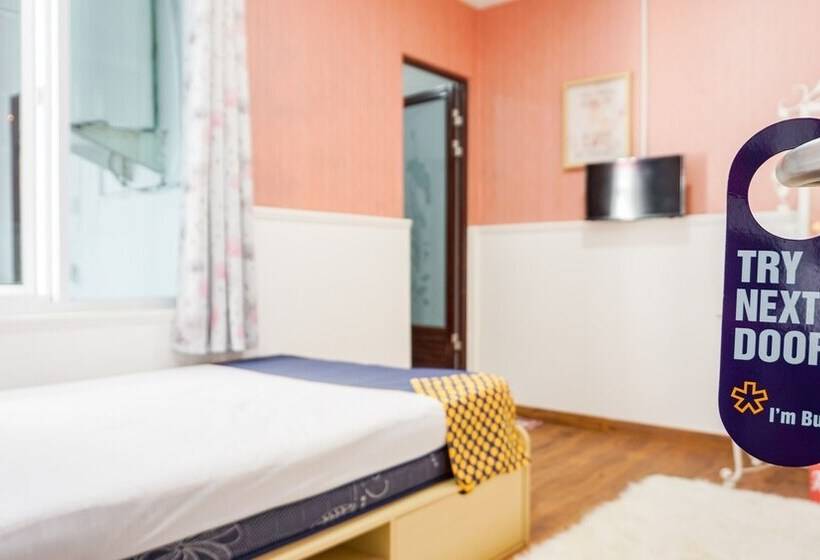 호텔 Spot On 2053 Granada Syariah Home Stay