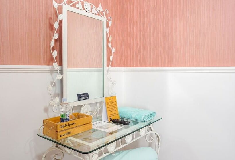 هتل Spot On 2053 Granada Syariah Home Stay