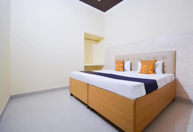 فندق Spot On 64839 S S Guest House