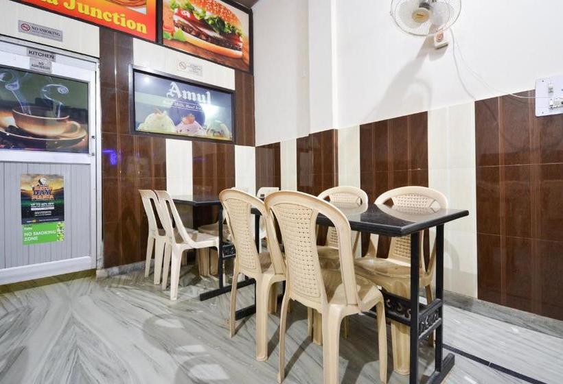 فندق Spot On 64839 S S Guest House