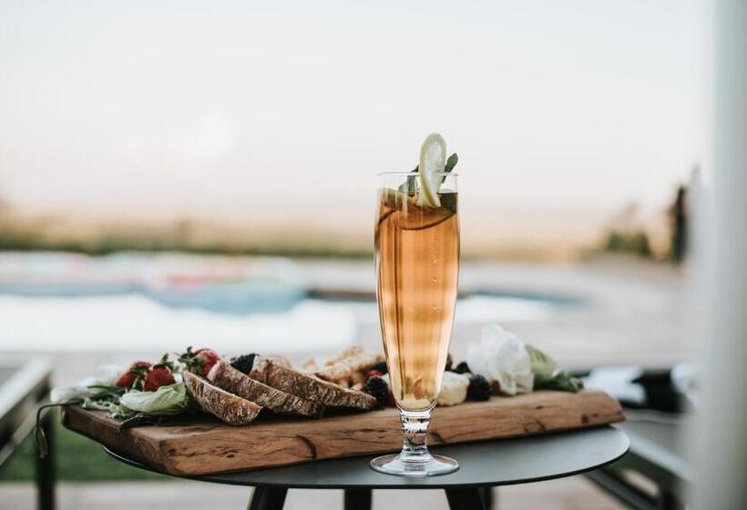 ホテル The Feather Hill Boutique