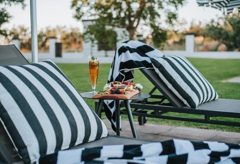 ホテル The Feather Hill Boutique