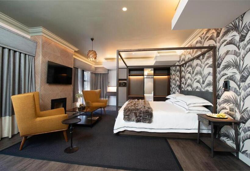 ホテル The Feather Hill Boutique