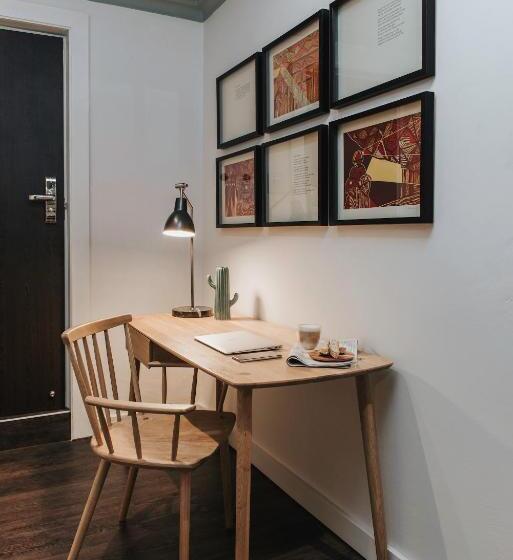 ホテル The Feather Hill Boutique