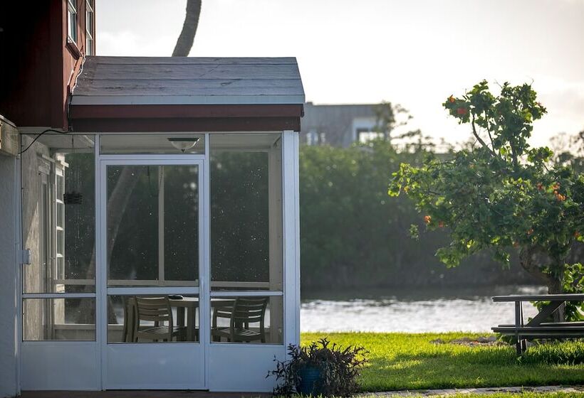 Ragged Edge Resort & Marina