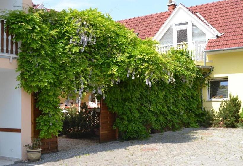 Bed and Breakfast Guest House Silatti Apartments