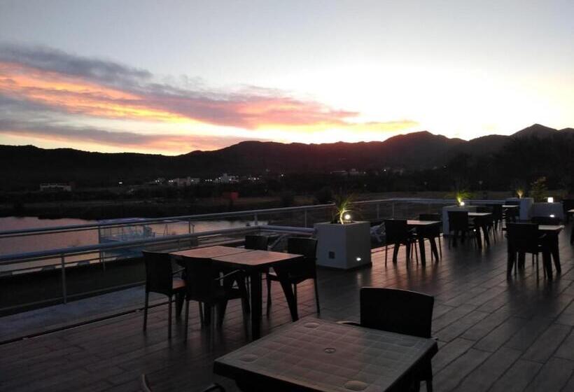 ホテル Cantera Respira Campo