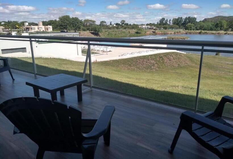 ホテル Cantera Respira Campo