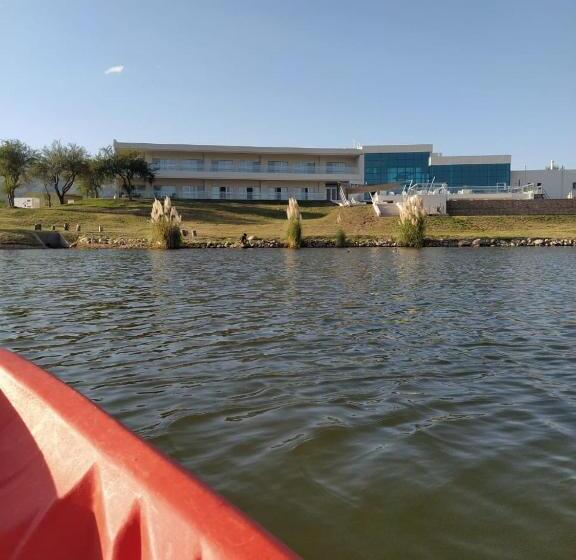 ホテル Cantera Respira Campo