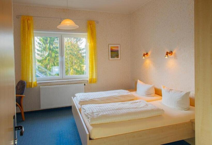 ホテル Christliche Gästehäuser Weinstraße