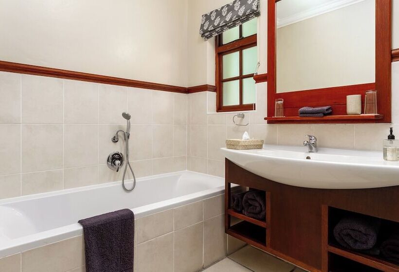 فندق Noordhoek Village