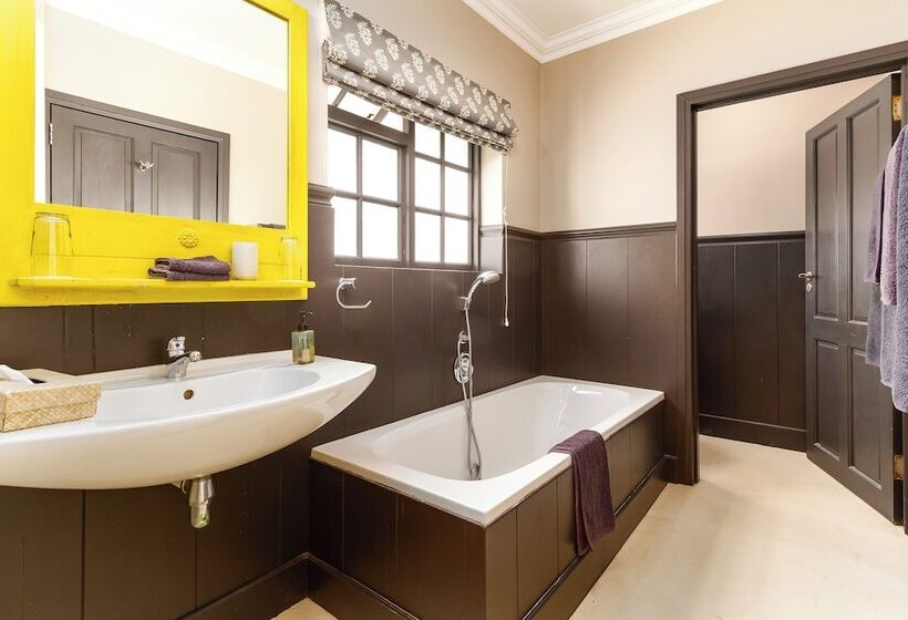 فندق Noordhoek Village