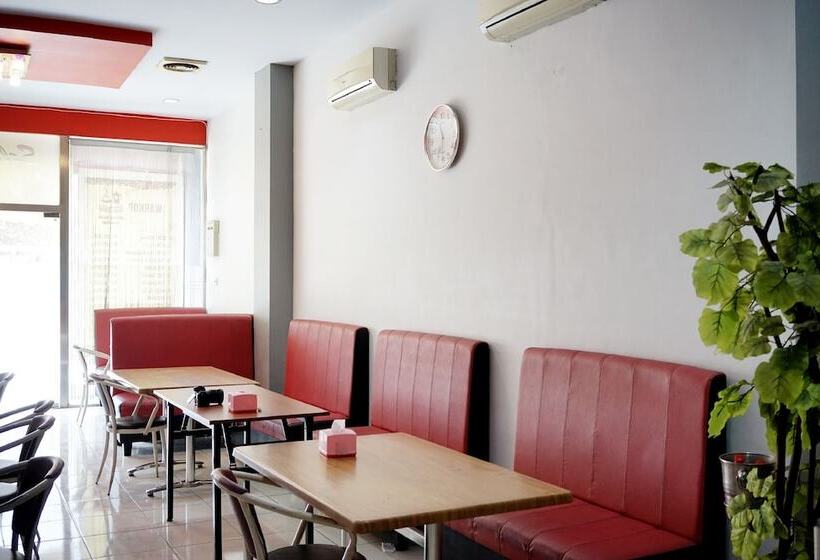 ホテル Oyo 2291 Bahagia