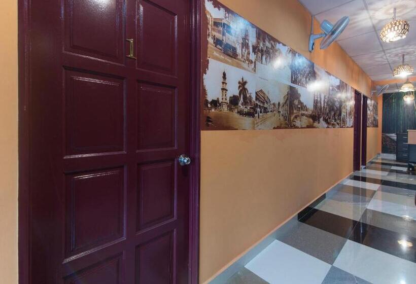 فندق Oyo 873 Bamboo Inn