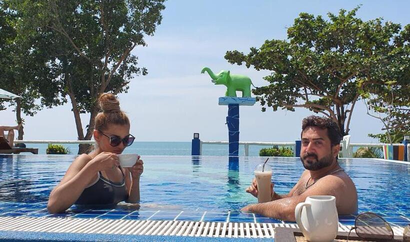 Отель Penny S Resort