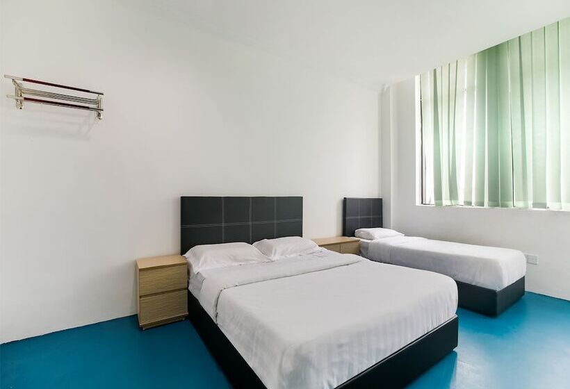 בית מלון כפרי Spot On 89726 Capsule Inn