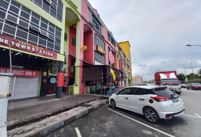 酒店 Spot On 89788 Musafir Transit