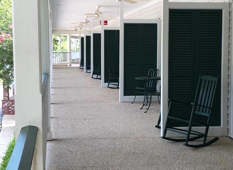 فندق The Lodge At The Bluffs