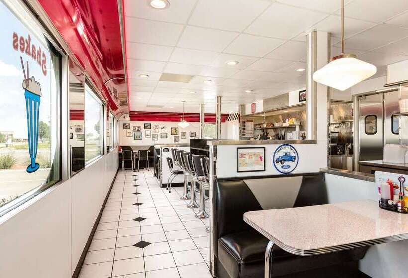 فندق Travelodge By Wyndham Santa Teresa