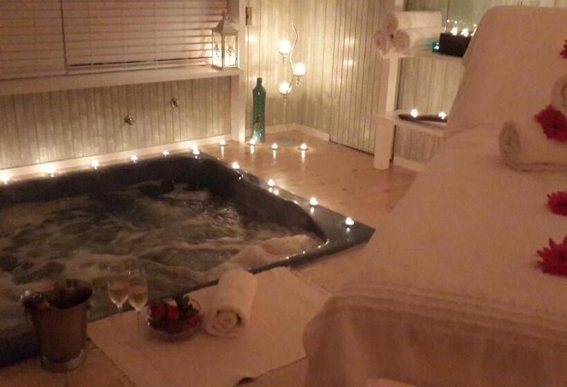 Пансион Sacred Mountain Lodge