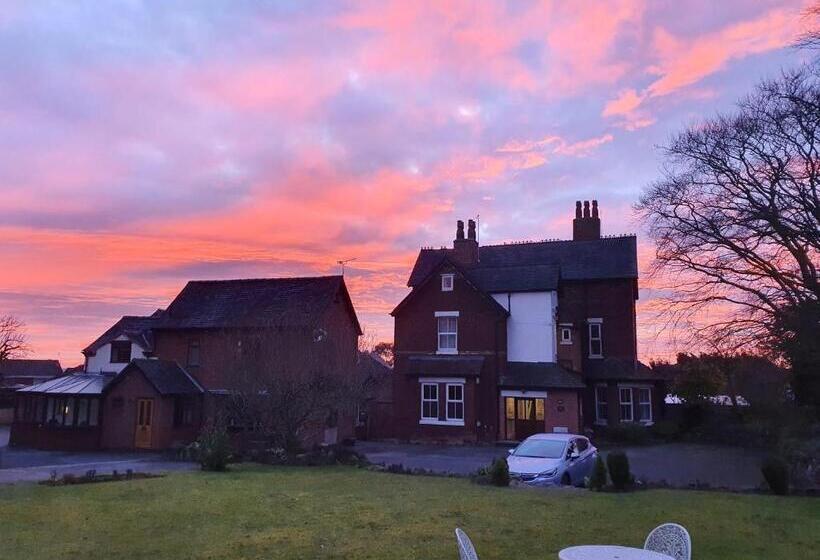 بنسيون The Cedars Ashby