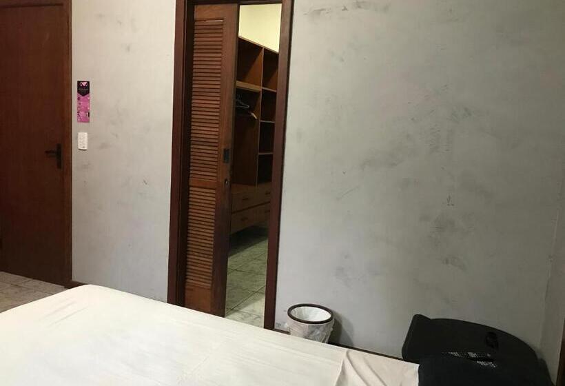 Regi House Hostel