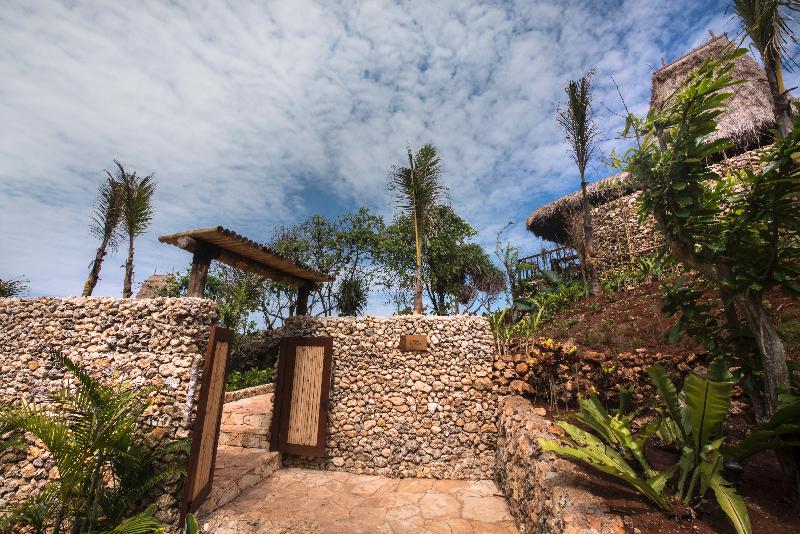 فندق Lelewatu Resort Sumba