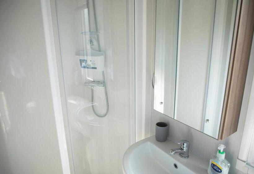 51 Lytchett Bay View, 3 Bed, Rockley Park Poole